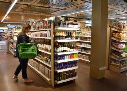 В октябре оборот розничной торговли в Латвии снизился на 0,1%