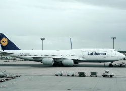 Прибыль Lufthansa во втором квартале более чем удвоилась