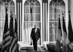 Трамп подписал законопроект о масштабных санкциях США против России