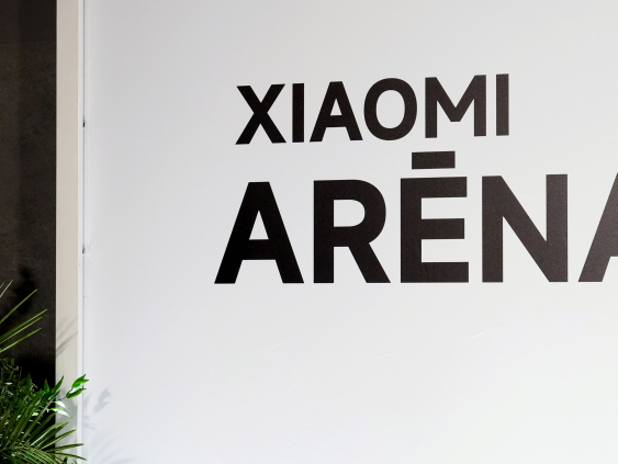 Акции Xiaomi оказались худшими среди технологических компаний Китая