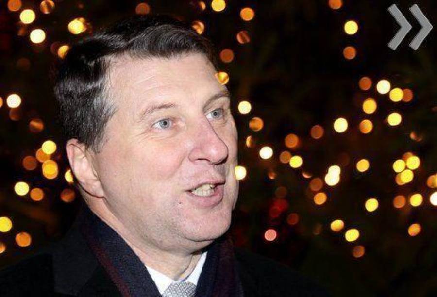 Помощники Вейониса получают свыше 3000 евро