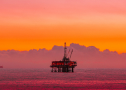 Нефть подорожала выше 100 долларов за баррель