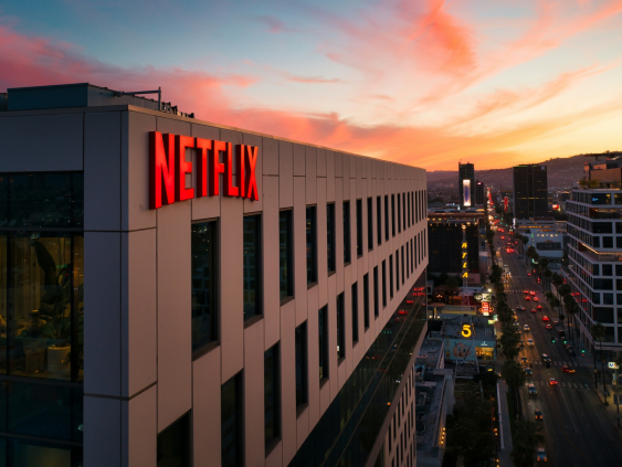 Netflix сократит 1000 рабочих мест