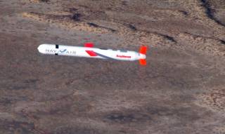 Американская ракета Tomahawk легко перемещается из Ирака в Латвию. 