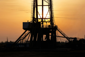 Мировые фондовые рынки преимущественно растут, цены на нефть снижаются