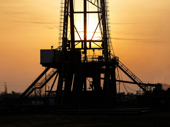 Мировые фондовые рынки преимущественно растут, цены на нефть снижаются