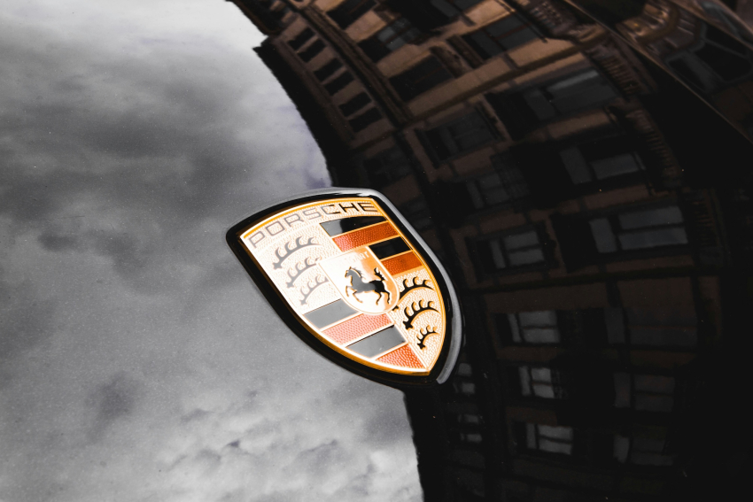 Porsche не будет производить аккумуляторы для своих электромобилей