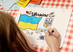 В среднем за месяц в Латвии регистрируется 500-600 новых украинских беженцев