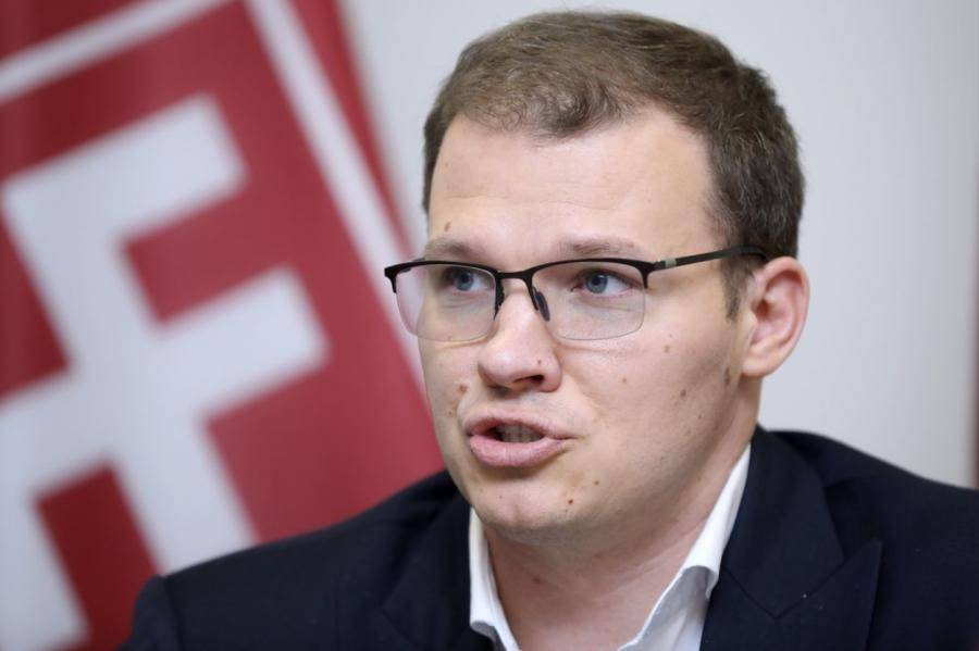 В Юрмале ресторан не пустил людей с георгиевскими ленточками