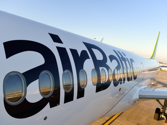 Fitch присвоило airBaltic статус наблюдения с негативным прогнозом