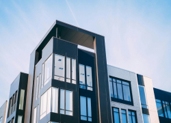 Квартиры в новых домах покупают, но не много