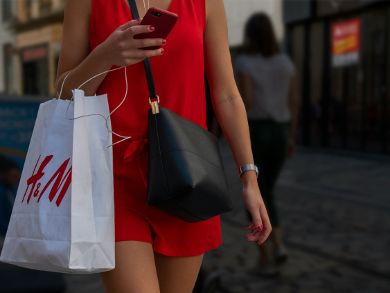 Чистая прибыль H&amp;M сократилась во втором квартале