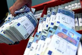 У депутатов в этом году более высокие зарплаты и компенсации