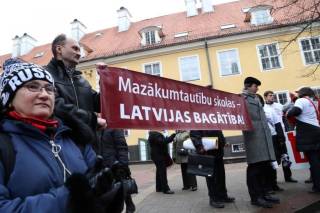 Исследование: школьники русских школ Латвии уже не считают себя русскими