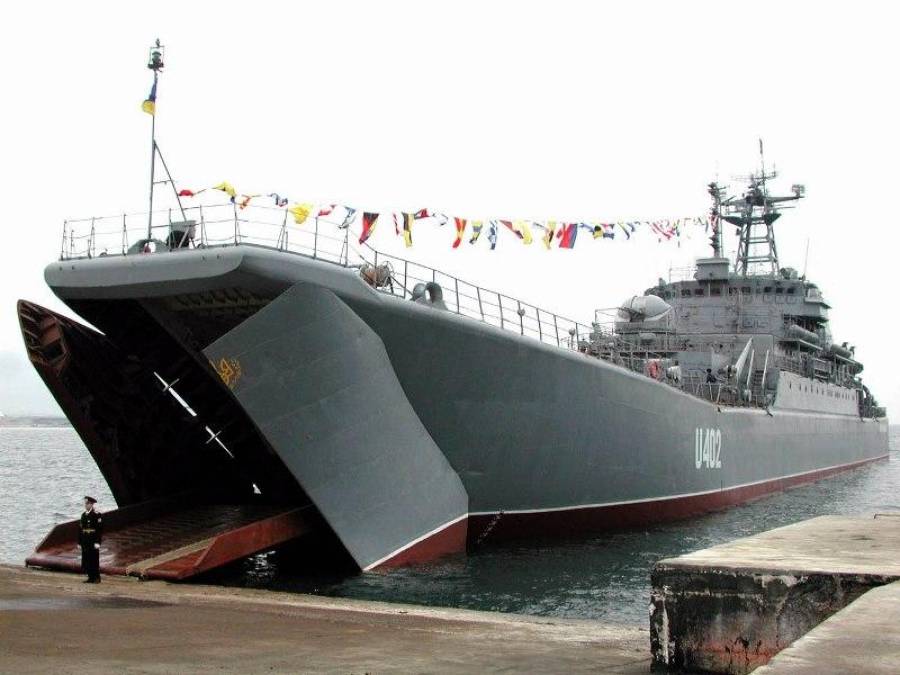 Большой десантный корабль «Константин Ольшанский».