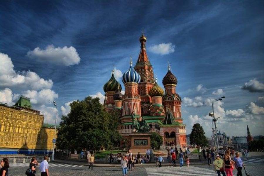Макмиллан: Любое другое государство на месте России уже давно бы развалилось