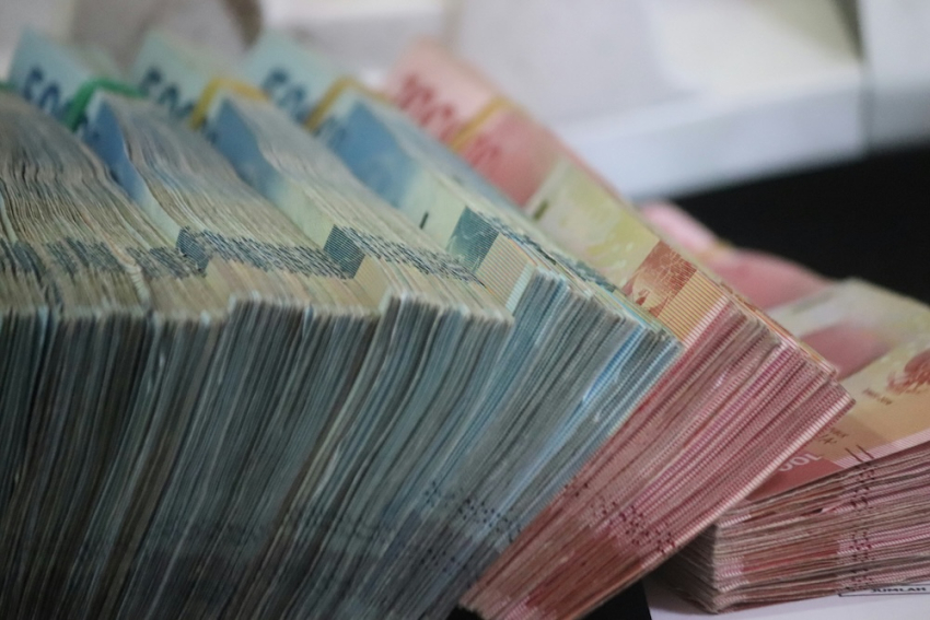 Общий портфель госзаймов в конце прошлого года составил 2,423 млрд евро