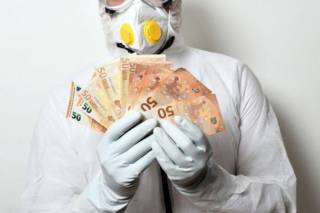 В круг получателей пособия за простой включены члены правления и работающие пенсионеры