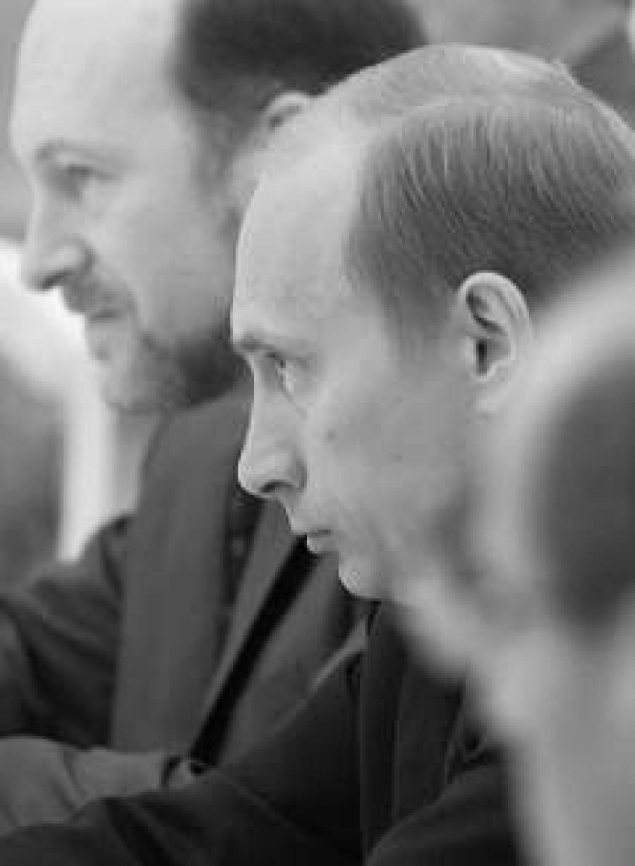 Переданный, но не преданный. Олигархи ставят на членов &quot;семьи&quot;.