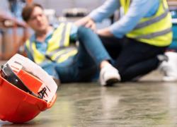 Латвийцев научат меньше калечиться на работе; на данный момент все плохо