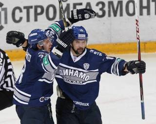 Нападающий московского «Динамо» Каспар Даугавиньш ударно провел первые два месяца чемпионата КХЛ, заработав коэффициент полезности - плюс 14.