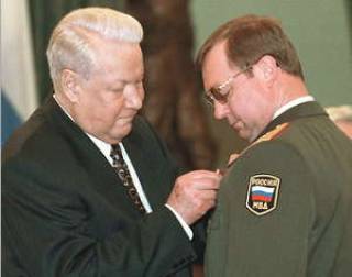  Сергей СТЕПАШИН присягнул на верность президенту давно. 