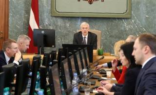 Пуце собирается скинуть правительство Кариньша