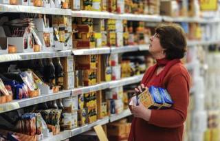 Эксперт: в начале следующего года цены большинства продуктов питания в Латвии повысятся