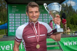 Не заблудившийся чемпион: бывший биатлонист в Виеталве выиграл чемпионат МТВ