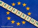 Еврозоне грозит третья волна рецессии за последние шесть лет