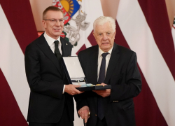 Раймонду Паулсу вручили высшую госнаграду