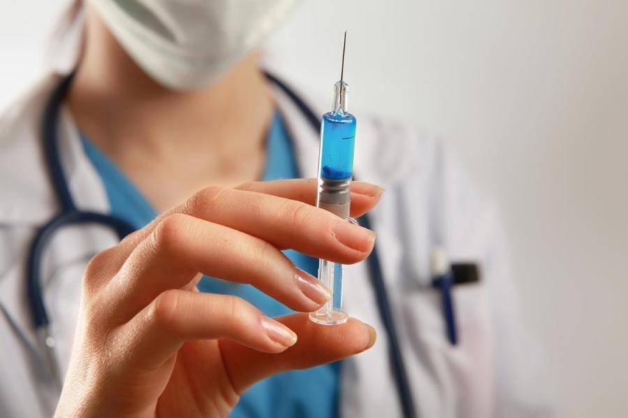 В декабре на работу - только с вакцинацией