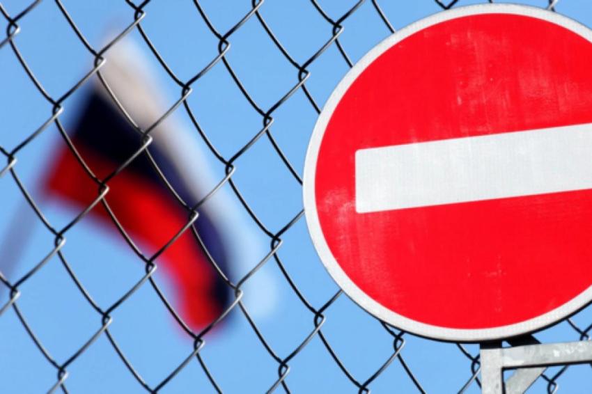Латвия закрывает единственный путь для проезда граждан Украины из Европы в РФ