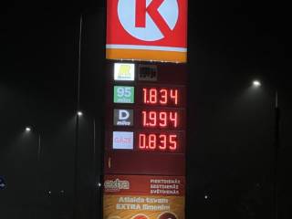 В Латвии резко выросла цена дизельного топлива. Кто виноват?