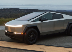 Tesla представила "самую доступную" модель Cybertruck и скинула цену на самую дорогую