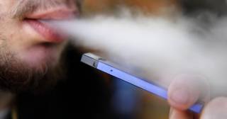 Производитель электронных сигарет Juul раздаст сотрудникам $2 млрд
