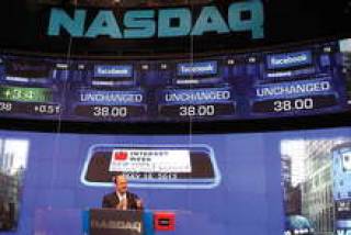IPO Facebook обрастает скандалами