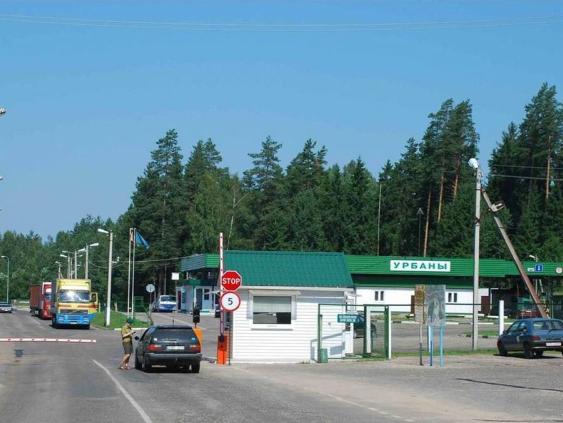 Латвия закрывает пограничный переход в Беларусь