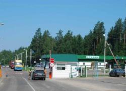 Латвия закрывает пограничный переход в Беларусь