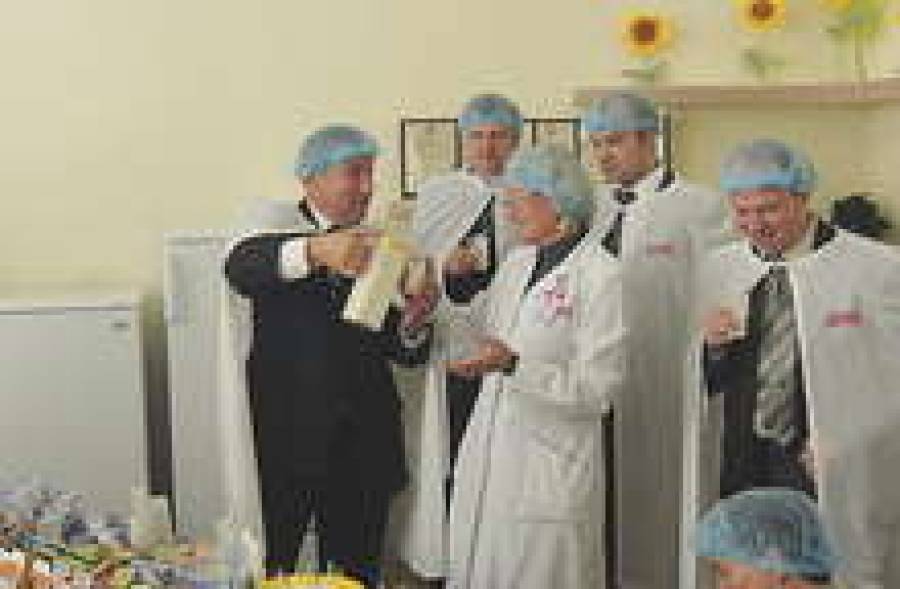 Директор Бабушкиной крынки Игорь Конончук: &ldquo;А вот еще интересный кефирчик, попробуйте...&rdquo;