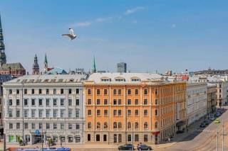 Не выдержав кризиса, закрывается самая старая гостиница в Риге