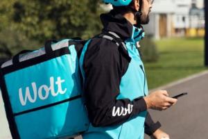 Серьезно?! Жизнь курьеров «Wolt» и «Bolt» изучат за 299 614 евро