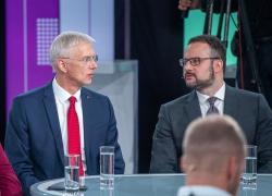 В Сейме прошло голосование по вопросу отставки Кариньша и Бришкенса