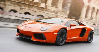 Олигархи РФ закупили рекордное число Lamborghini