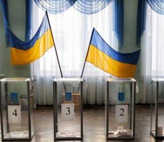Украина в воскресенье избирает парламент