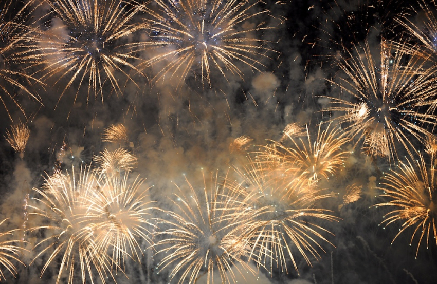 В Риге запретили использовать пиротехнику в ночное время