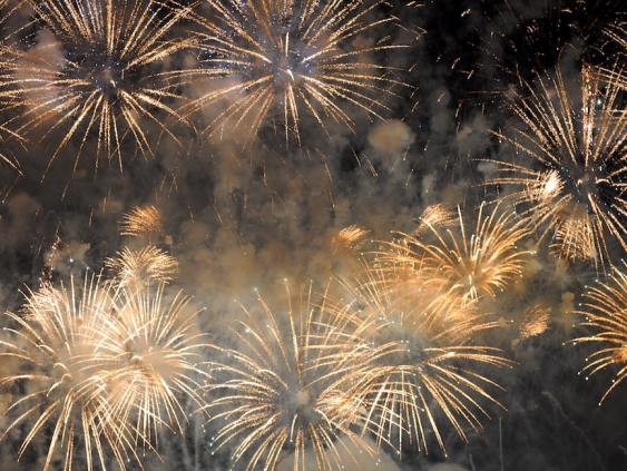 В Риге запретили использовать пиротехнику в ночное время