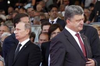 Президент России Владимир Путин (слева) и президент Украины Петр Порошенко (справа) пока не сильны в успешной коммуникации.