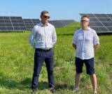 На фото: Гатис Лазда и представитель Evecon Айварс Маметс.