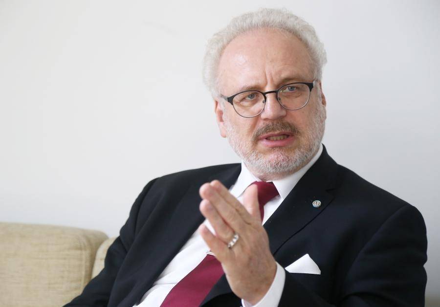 Левитс указал, какой должна быть зарплата латвийских врачей
